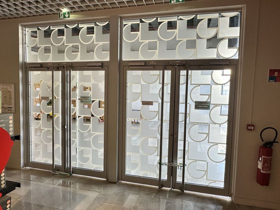 Aménagement intérieur d'opticien — Galeries Lafayette, Cagnes-sur-Mer (06) | Posemasignaletique.fr