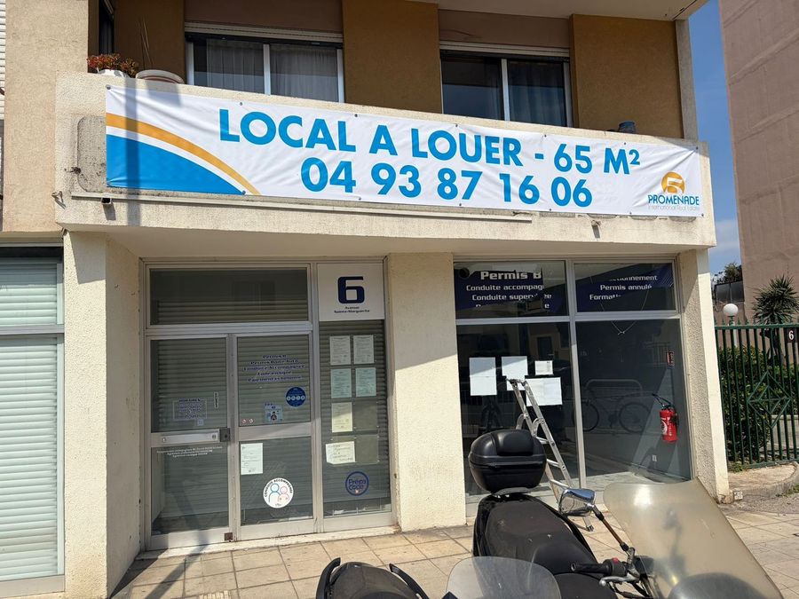 Banderole de local commercial — 5 Promenade, Nice (06) | Posemasignaletique.fr