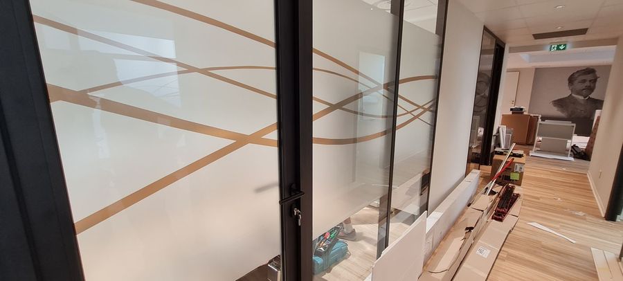 Cloisons vitrées & aménagement — MAIF, Nice (06) | Posemasignaletique.fr
